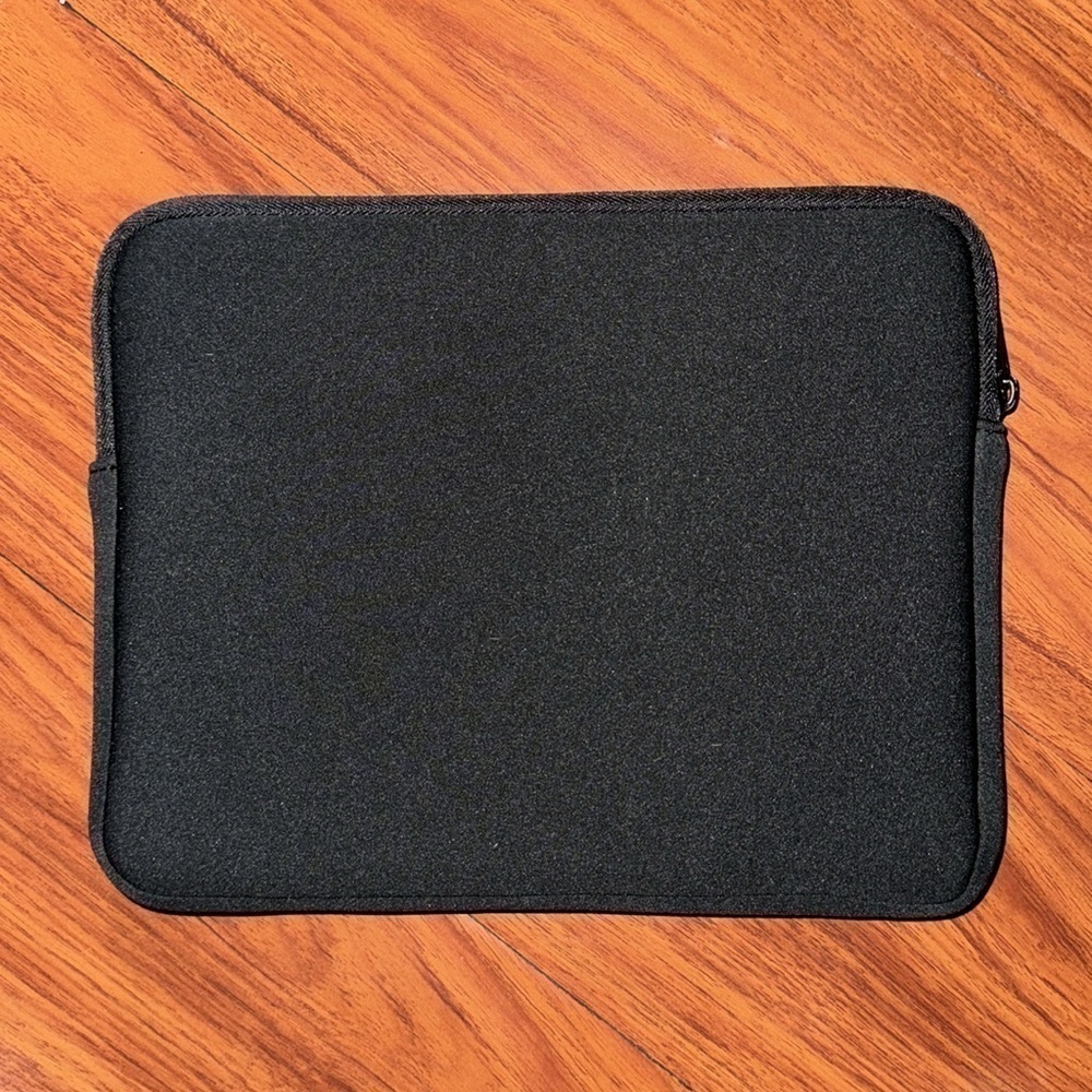 Snake print black tech iPad case tablet small neoprene padded zip Cynthia rowley - Picture 3 of 7